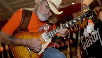 Muere el guitarrista Dickey Betts, cofundador de Allman Brothers Band