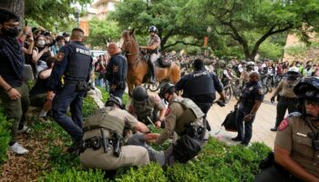 Protestas pro palestinas y represión policial se extienden por universidades de Estados Unidos | Videos