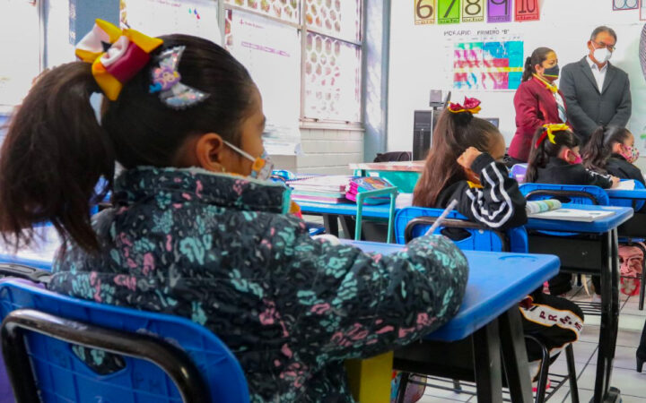 Anuncia SEP entrega de becas y tarjetas a millones de estudiantes