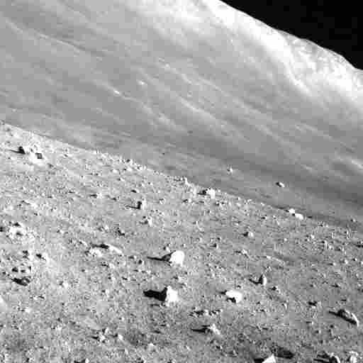Científicos chinos descubren moléculas de agua en muestras lunares de