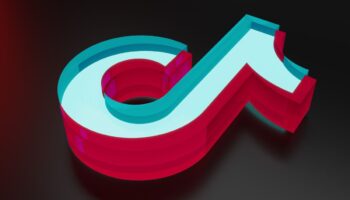 Ley contra TikTok podría hacer que EU exija la venta de cualquier empresa que recopile información: Dussel | Entérate