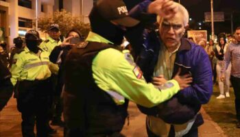 Video | Así sometieron policías de Ecuador a Roberto Canseco, diplomático mexicano; 'defendí el honor y la soberanía de mi país'