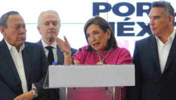 Xóchitl Gálvez pide al INE suspender las mañaneras de AMLO