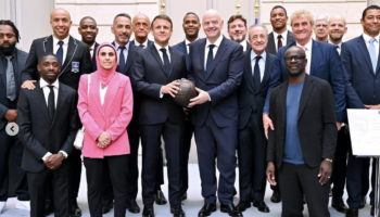 Celebra FIFA su Aniversario 120 en París con homenaje a pioneros | Video