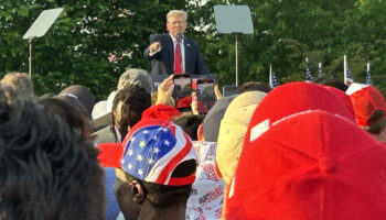 Trump busca voto latino que se inclina más hacia republicanos
