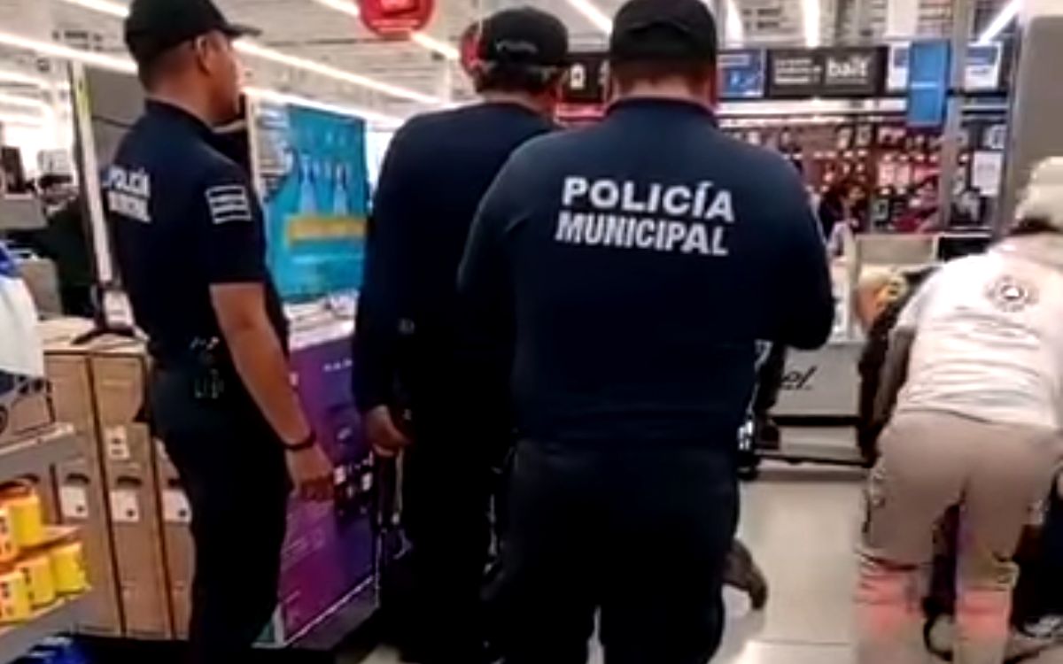 Atacan a balazos a dos adolescentes en centro comercial en Chiapas