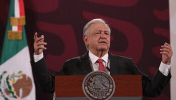 AMLO acusa a buscadoras de desaparecidos y a LeBarón de 'traficar con dolor humano' por huesos hallados en CDMX