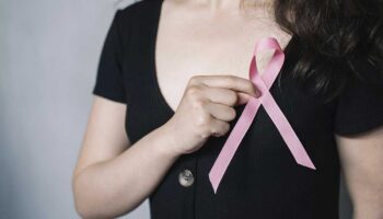 ¿Por qué los científicos asocian una dieta rica en grasas con el cáncer de mama?