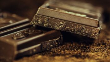 Suizos desarrollan nuevo chocolate más nutritivo y sostenible