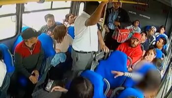 Edomex: Pasajera en autobús denuncia acoso y chofer la defiende | Video