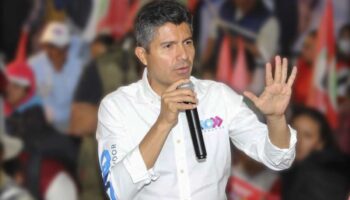 Eduardo Rivera señala que atacantes dijeron a sus vecinas que lo recibirían con un 'plomazo' en la cabeza