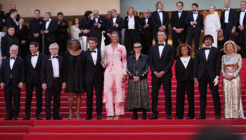 París 2024: Alumbra llama olímpica la carpeta roja en el 77 Festival de Cannes