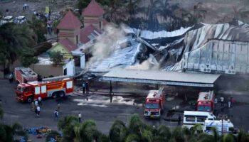 Incendio en parque de diversiones de India deja al menos 25 muertos, la mayoría menores
