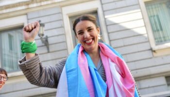 Fraude en la 'ley trans' de España: Hombres que quieren ser mujeres sólo en el registro: