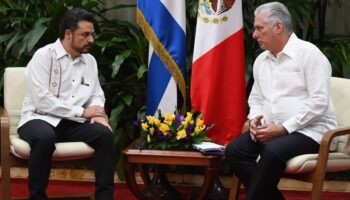 México tendrá 1,200 médicos cubanos más tras una reunión con Díaz-Canel: IMSS