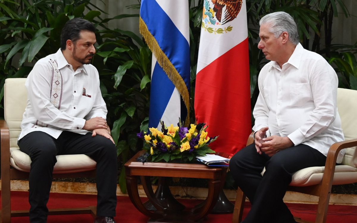 México recibirá 1.200 médicos cubanos adicionales después de una reunión con Díaz-Canel, según IMSS.