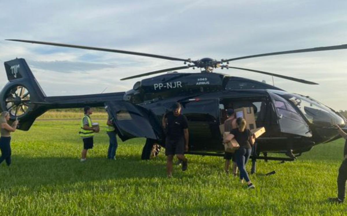 Colabora helicóptero de Neymar en la evacuación de damnificados por inundaciones  | Video