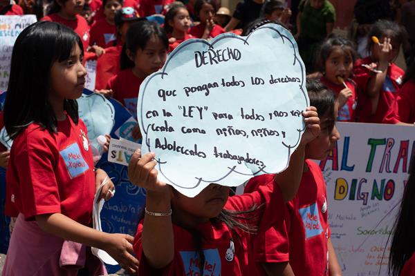 menores indígenas marcharon contra la explotación infantil en chiapas