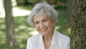 Muere Alice Munro, premio Nobel de Literatura, a los 92 años