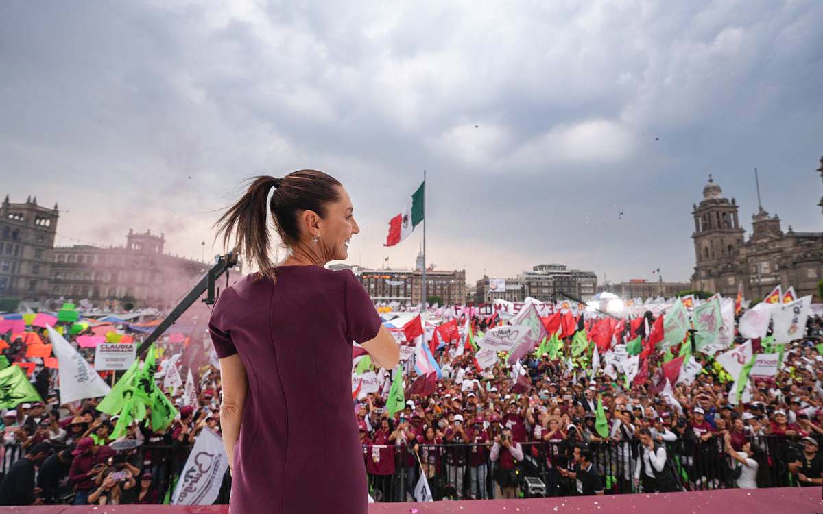 El trámite de ir al Zócalo | Crónica del cierre de campaña de Sheinbaum El trámite de ir al Zócalo | Crónica del cierre de campaña de Sheinbaum