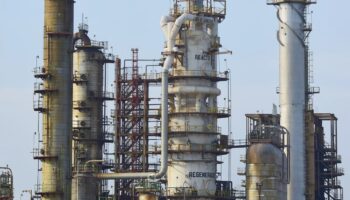 Coquizadora de Salina Cruz solo tendrá un avance de 54% al finalizar la actual administración: Pemex