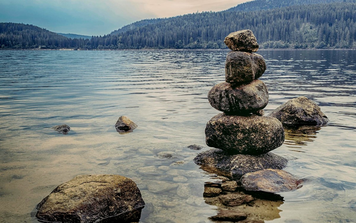 Las Plumas de la Serpiente: La serena quietud de las piedras Las Plumas de la Serpiente: La serena quietud de las piedras