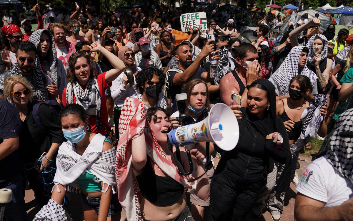 Houthis offer education to students suspended due to US protests