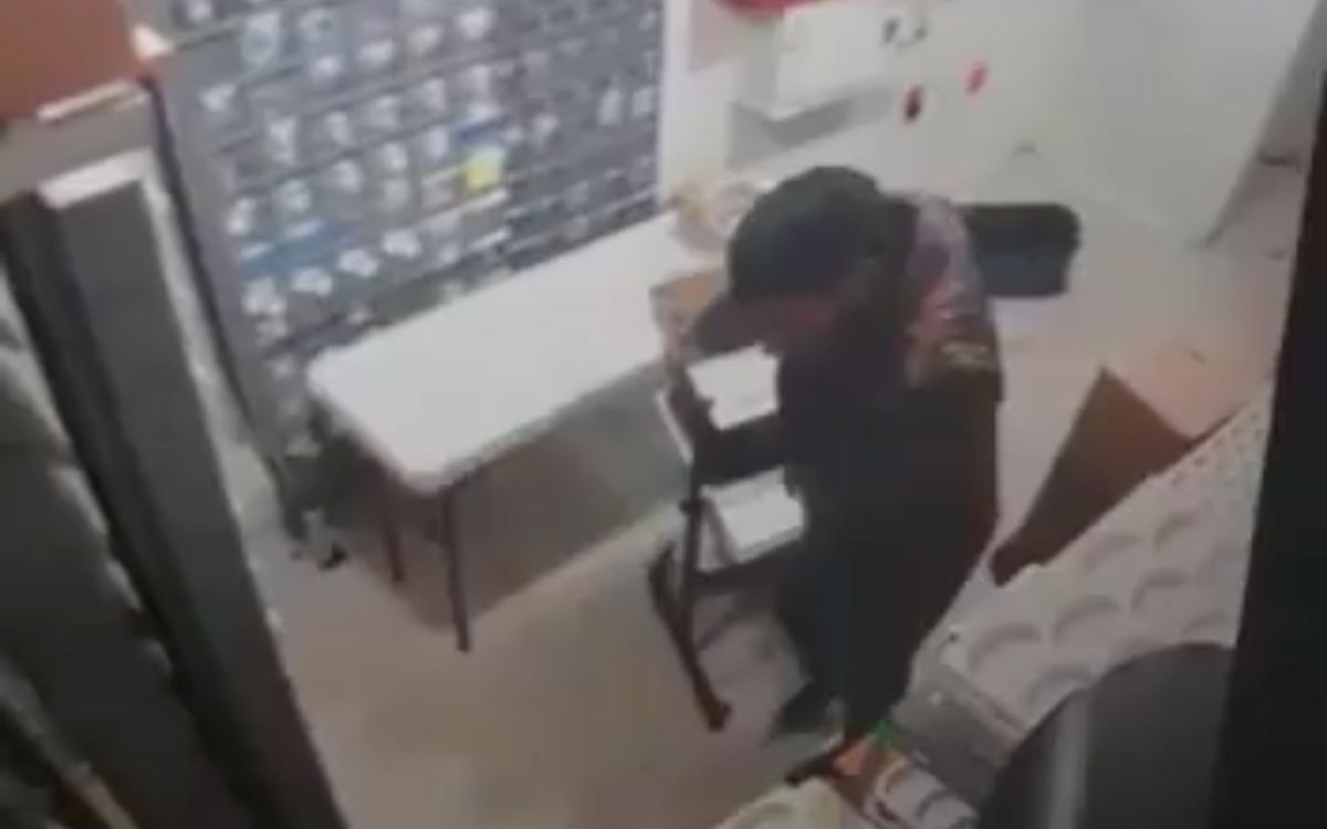 Procesan a un hombre por el ‘Robo del Siglo’ de mil 567 centenarios