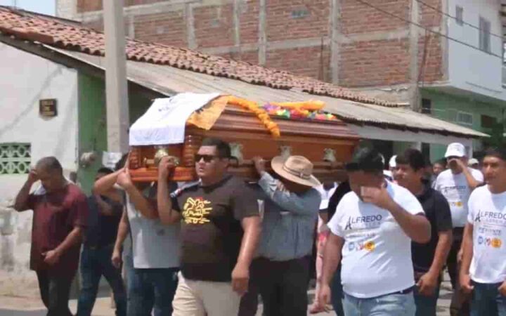 Sepultan a Alfredo Cabrera, candidato asesinado en Coyuca Benítez Sepultan a Alfredo Cabrera, candidato asesinado en Coyuca Benítez