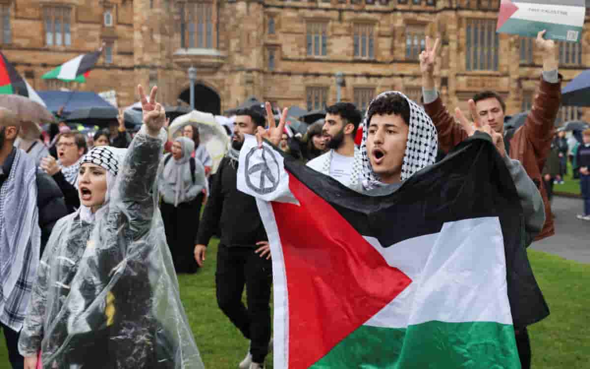 Video |  Australian students set up camp to protest Israeli attacks on Gaza Strip
