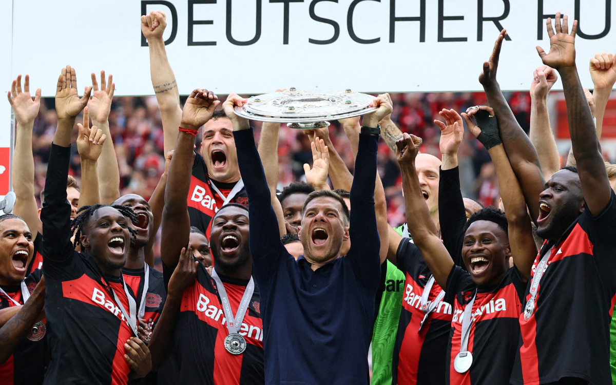 Le Bayer Leverkusen devient le premier champion de Bundesliga invaincu |  Vidéo