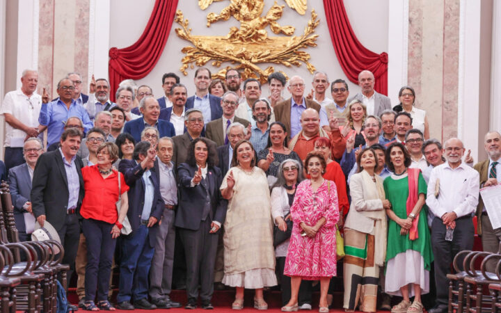Firman 250 intelectuales apoyo a Xóchitl Gálvez Firman 250 intelectuales apoyo a Xóchitl Gálvez