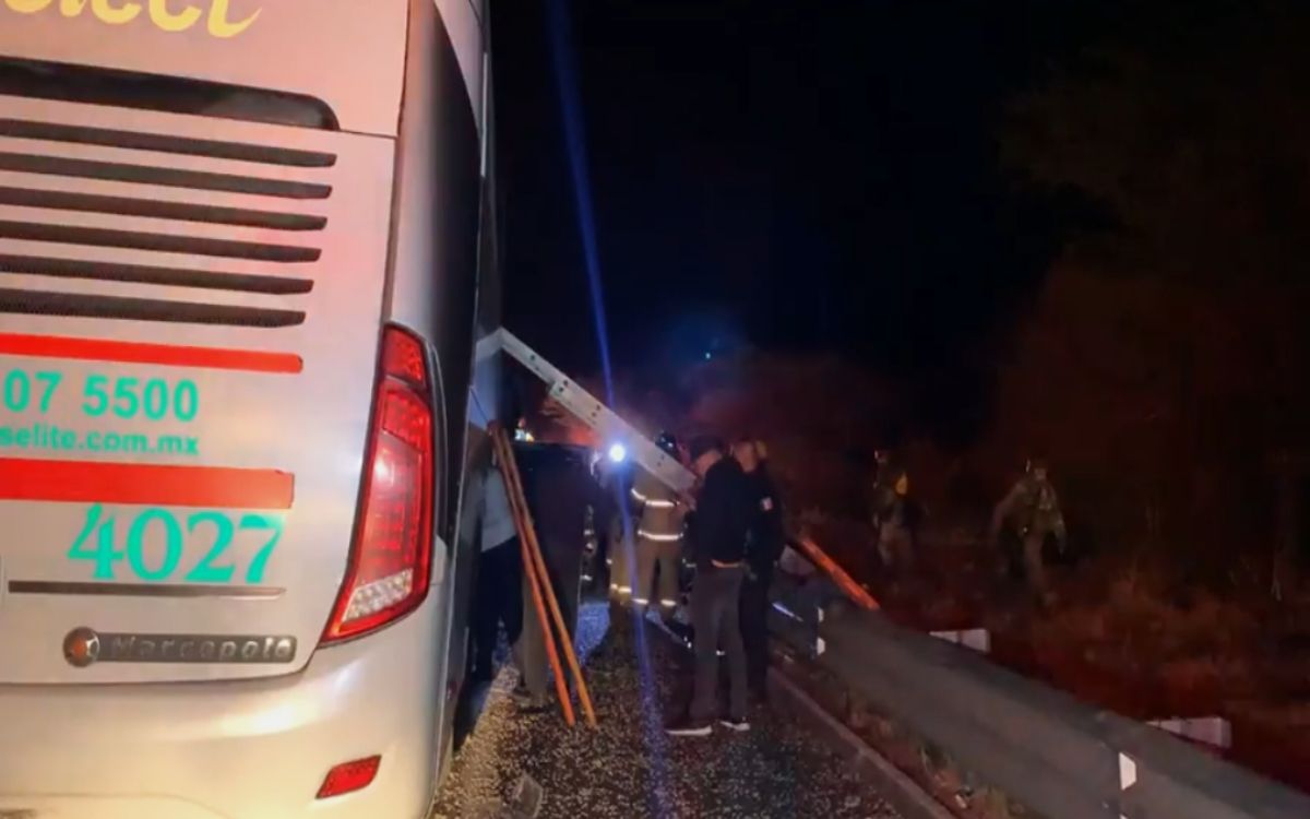 Accidente en Nayarit deja tres muertos y 14 lesionados; viajaban de Tijuana al Edomex