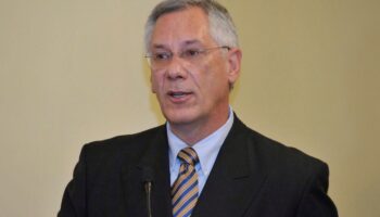 En Bolivia partido dominante preseleccionó a magistrados que luego fueron votados por ciudadanos: Rodríguez Veltzé | Entérate