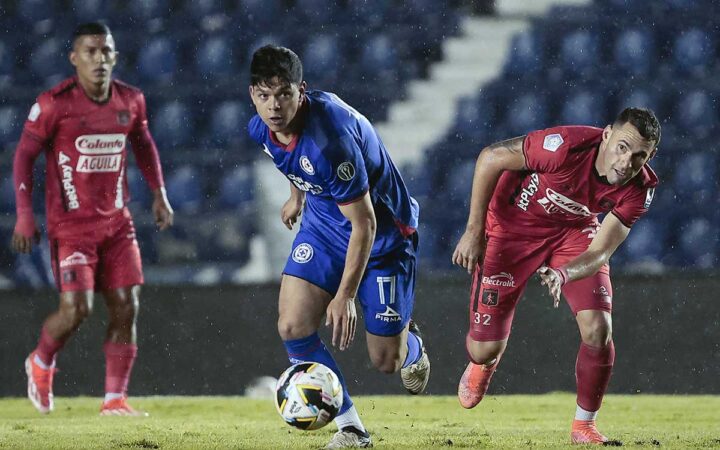 Cruz Azul vence al América de Cali en amistoso que cerró su preparación para el Apertura