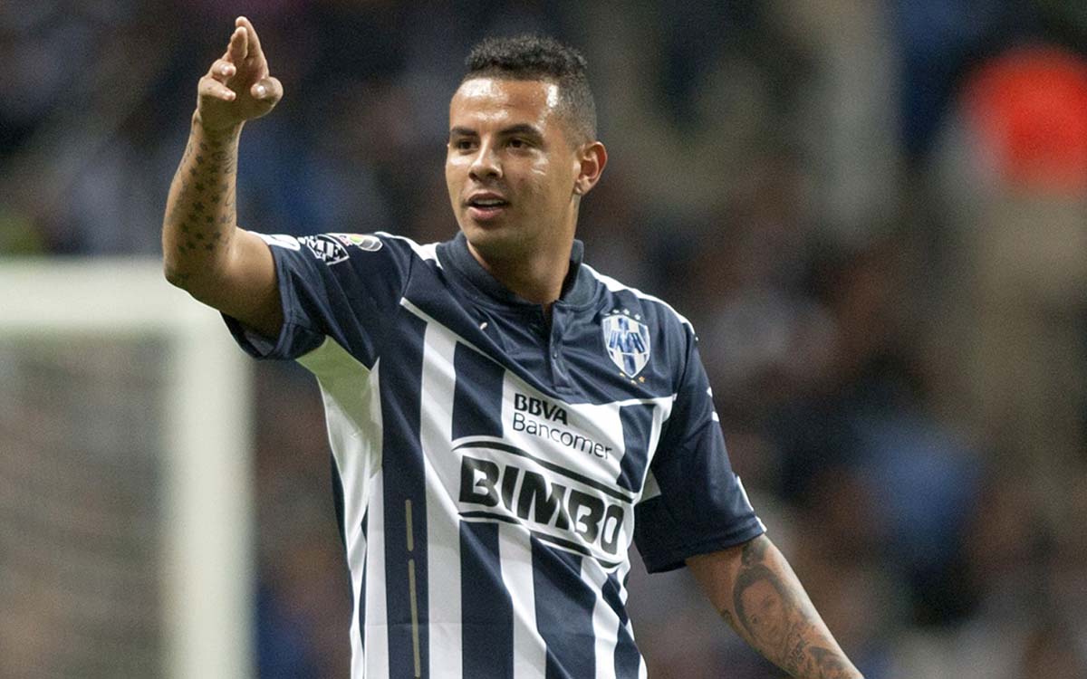 Disparan al vehículo del futbolista Edwin Cardona, exjugador de Rayados