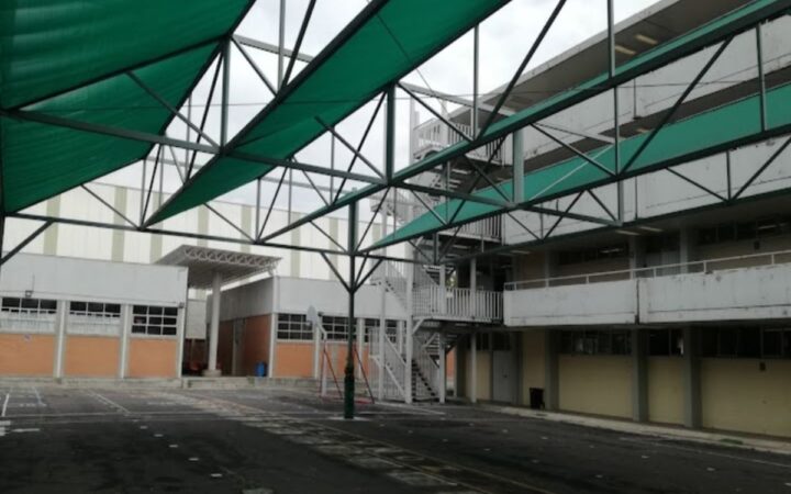 Estudiante de secundaria en CDMX se lanza desde tercer piso Estudiante de secundaria en CDMX se lanza desde tercer piso