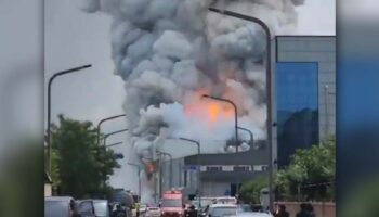 Hallan una veintena de cuerpos en la fábrica de baterías incendiada en Corea del Sur