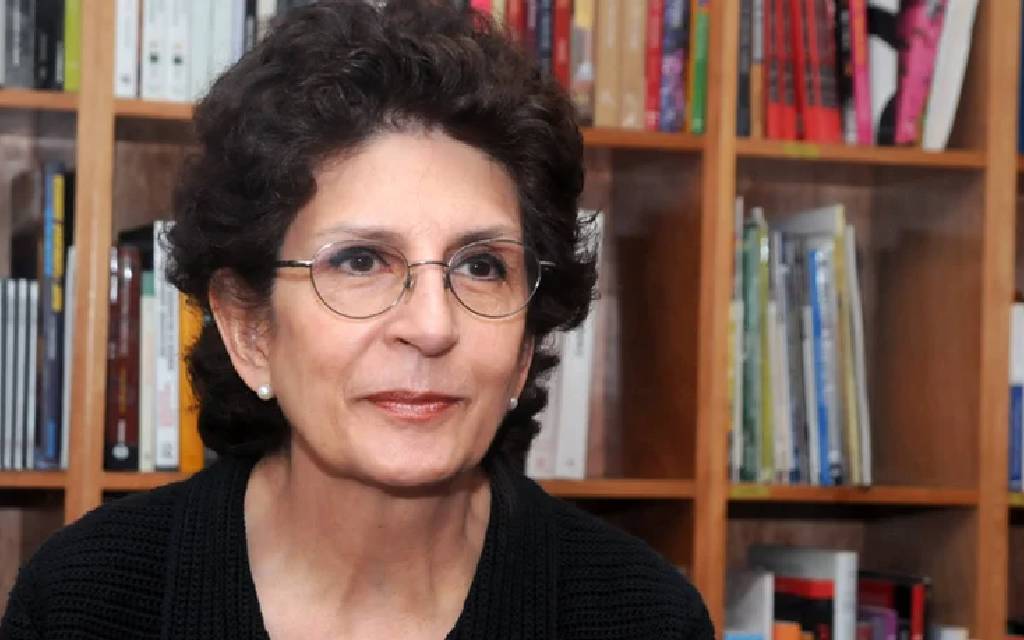 Silvia Molina realizará lectura en línea; podrás verla en las plataformas de la AML Silvia Molina realizará lectura en línea; podrás verla en las plataformas de la AML