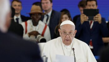 Papa Francisco advierte al G7 del uso de la IA en las guerras y pide prohibir armas autónomas
