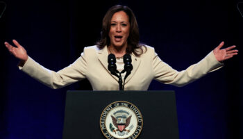 Joe Biden pide voto para Kamala Harris tras dejar carrera presidencial