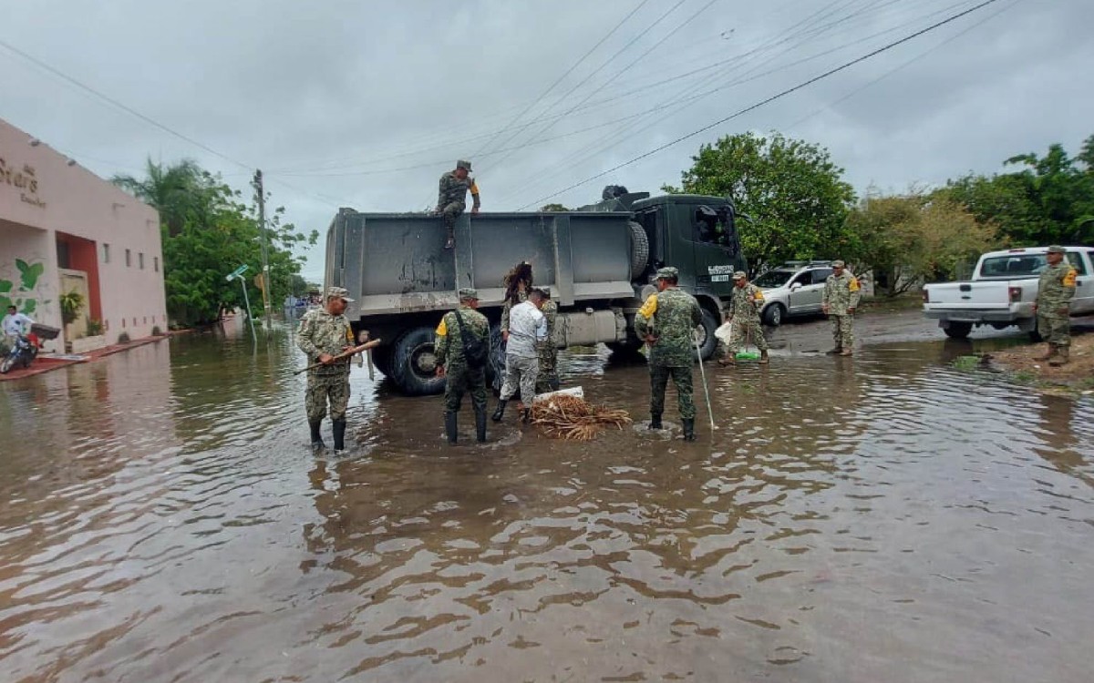 La lluvia y la delincuencia organizada azotan Quintana Roo: Renán Castro