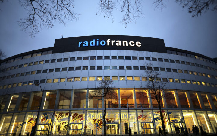 La amenaza de privatización se cierne sobre los medios de comunicación públicos de Francia