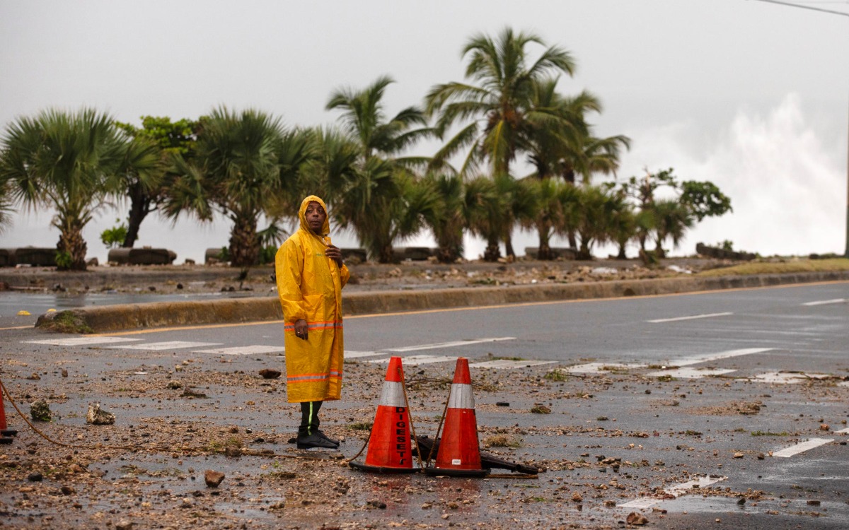 Beryl causes minimal damage in Dominican Republic; continues to move toward Mexico