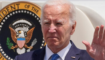 Biden reaparece en público tras renunciar a su campaña presidencial