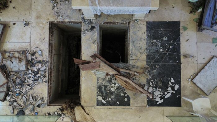 Destruyen por completo mausoleo familiar de Dámaso López, posiblemente con maquinaria pesada