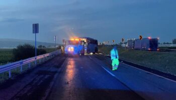 Accidente de autobús carretero en Guanajuato deja 2 muertos | Video