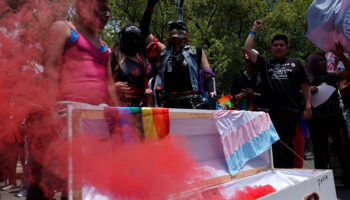 Colectivos LGBTQI+ exigen liberación de joven trans detenido y torturado en Chiapas