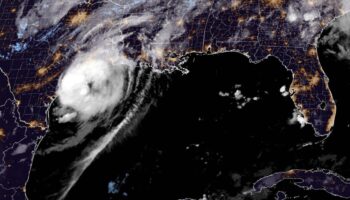 Beryl toca tierra como huracán cerca de Matagorda, en la costa de Texas 