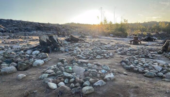 Hallan cementerio infantil con más de 2 mil 200 años de antigüedad en Noruega